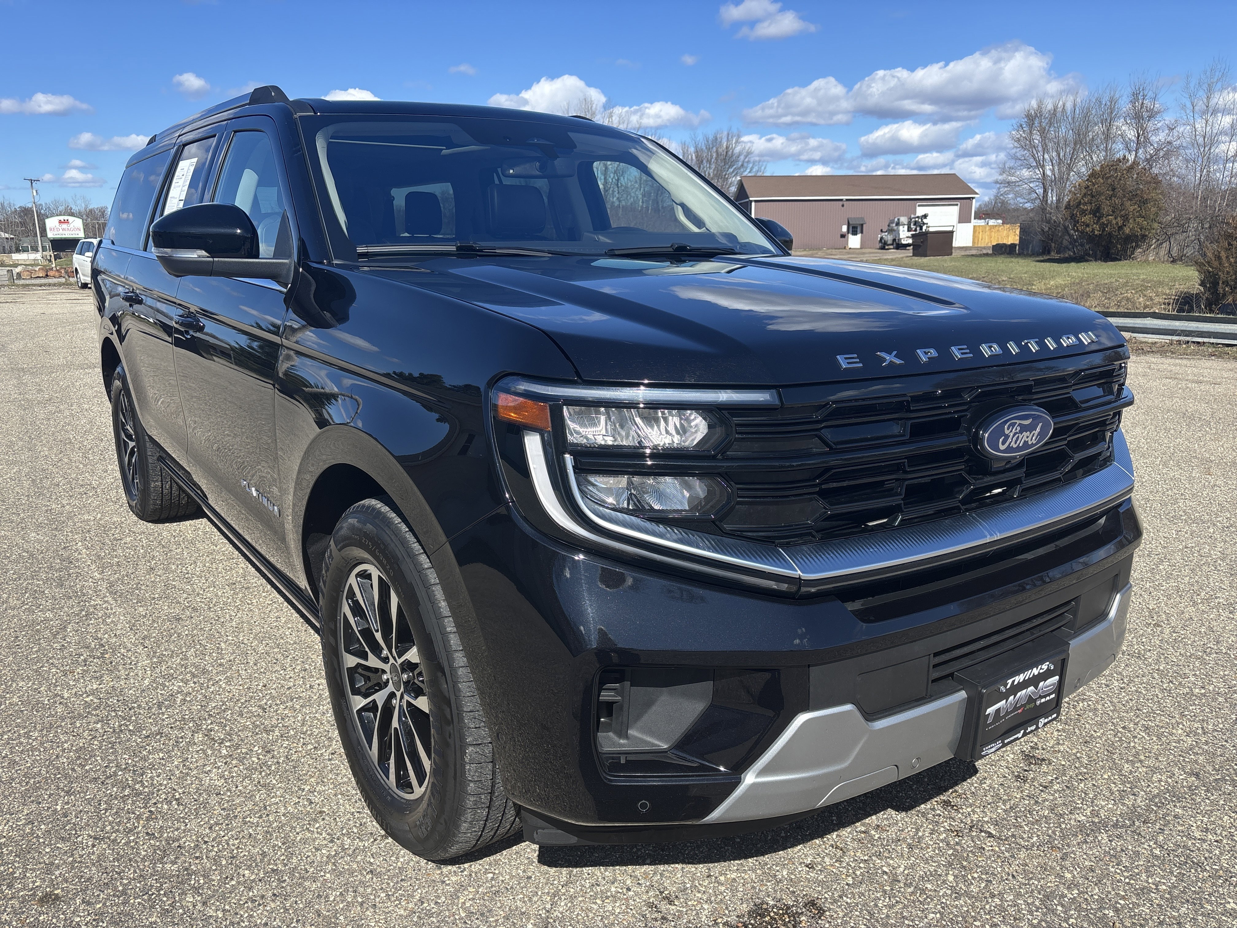 Used 2025 Ford Expedition Max Platinum AWD/4WD image 1