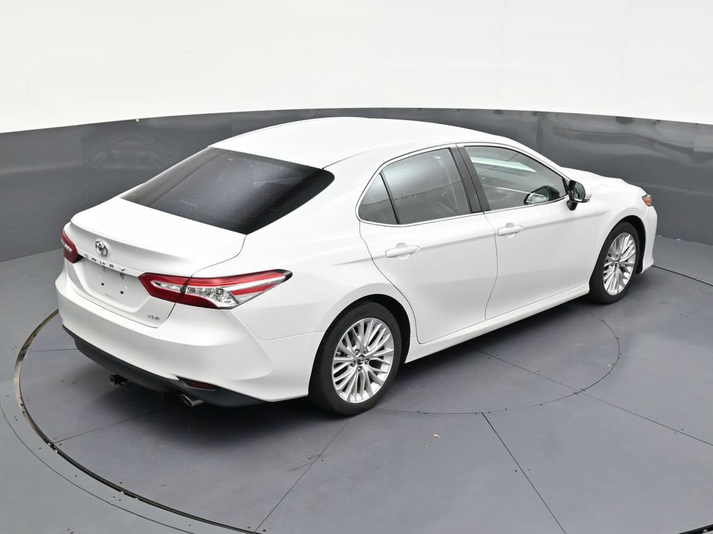 Used 2018 Toyota Camry XLE FWD image 16