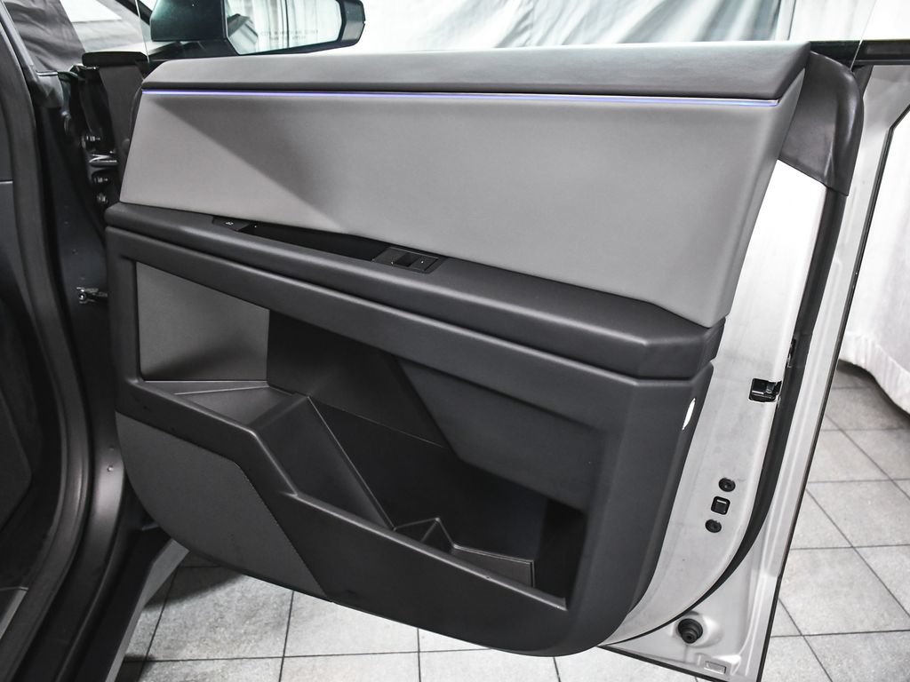 Used 2025 Tesla Cybertruck AWD Crew Cab image 24