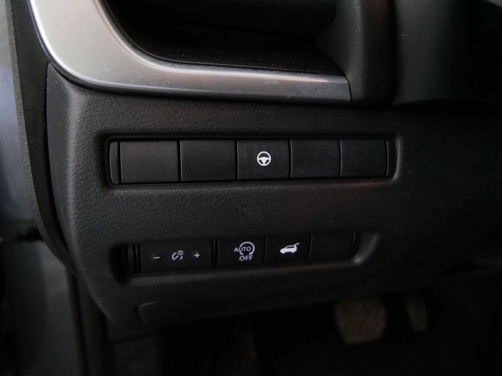 Used 2025 Nissan Rogue SV image 19