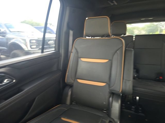 Used 2022 GMC Yukon XL AT4 w/ Technology Package AWD/4WD image 20