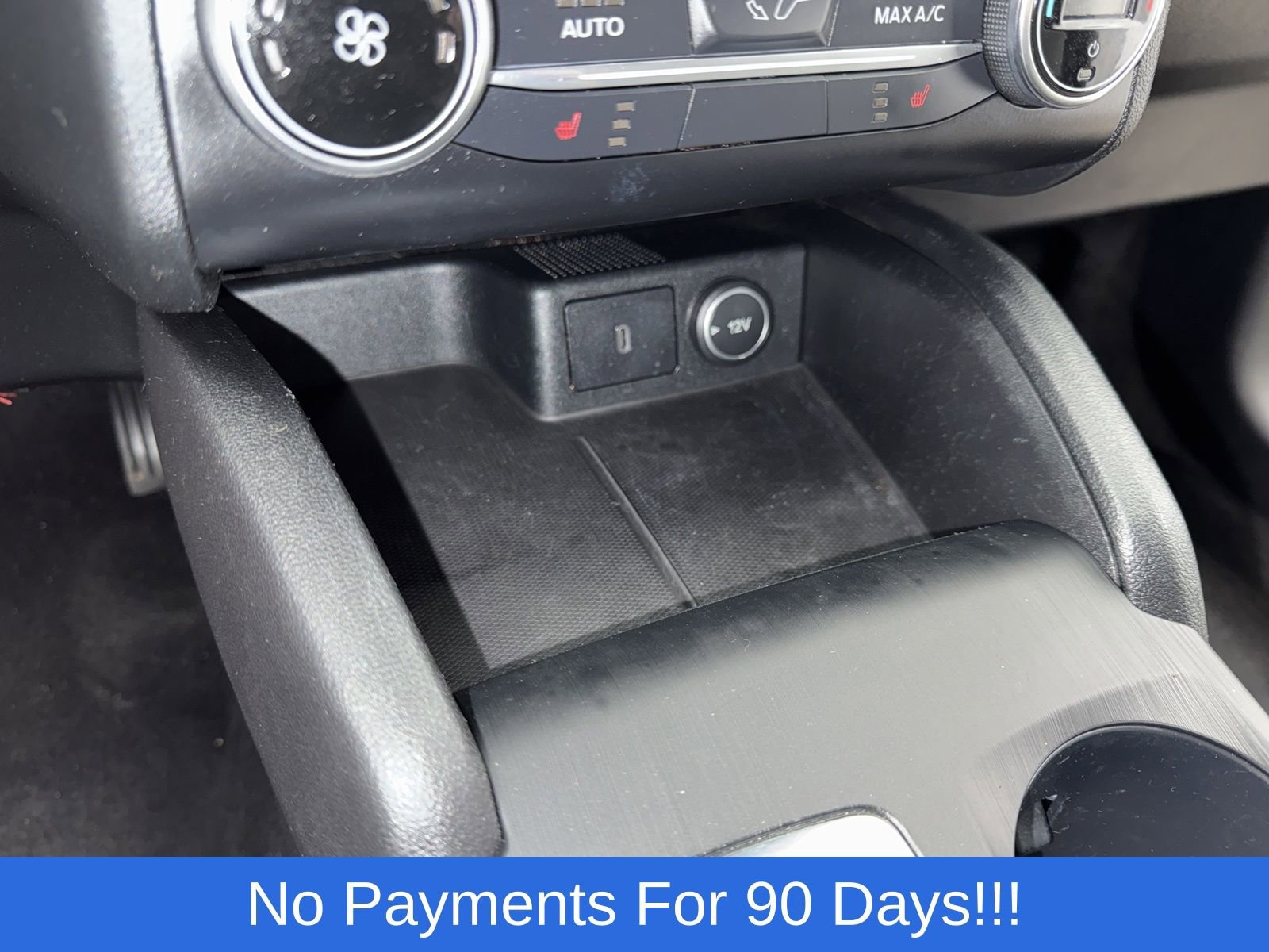 Used 2020 Ford Escape SE image 19