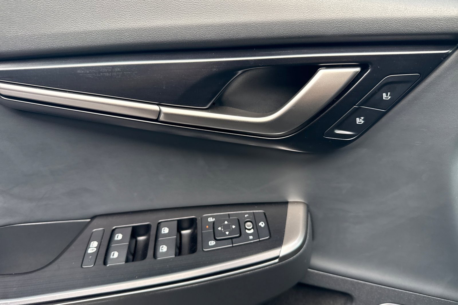 Used 2025 Kia EV6 Wind image 10