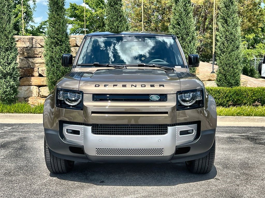 Used 2025 Land Rover Defender 110 S image 8