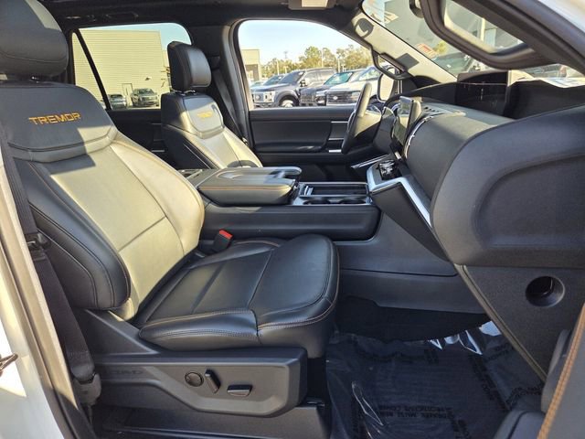 Used 2025 Ford Expedition Tremor image 19