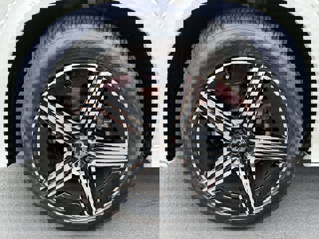 Used 2025 Mercedes-Benz GLE 450 4MATIC image 15