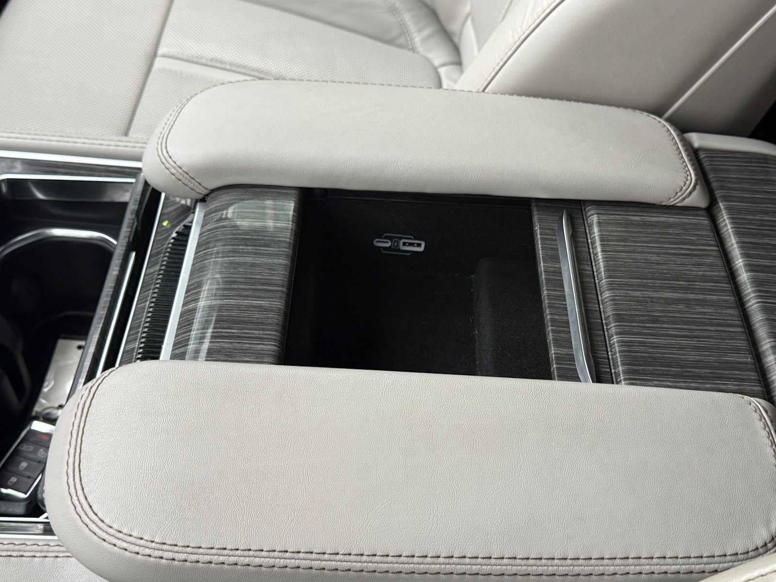 Used 2022 Jeep Wagoneer Series II AWD/4WD image 37