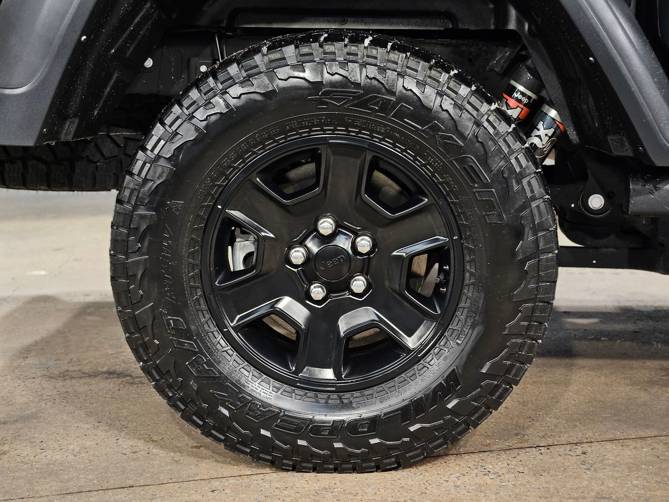 Used 2023 Jeep Gladiator Mojave image 17