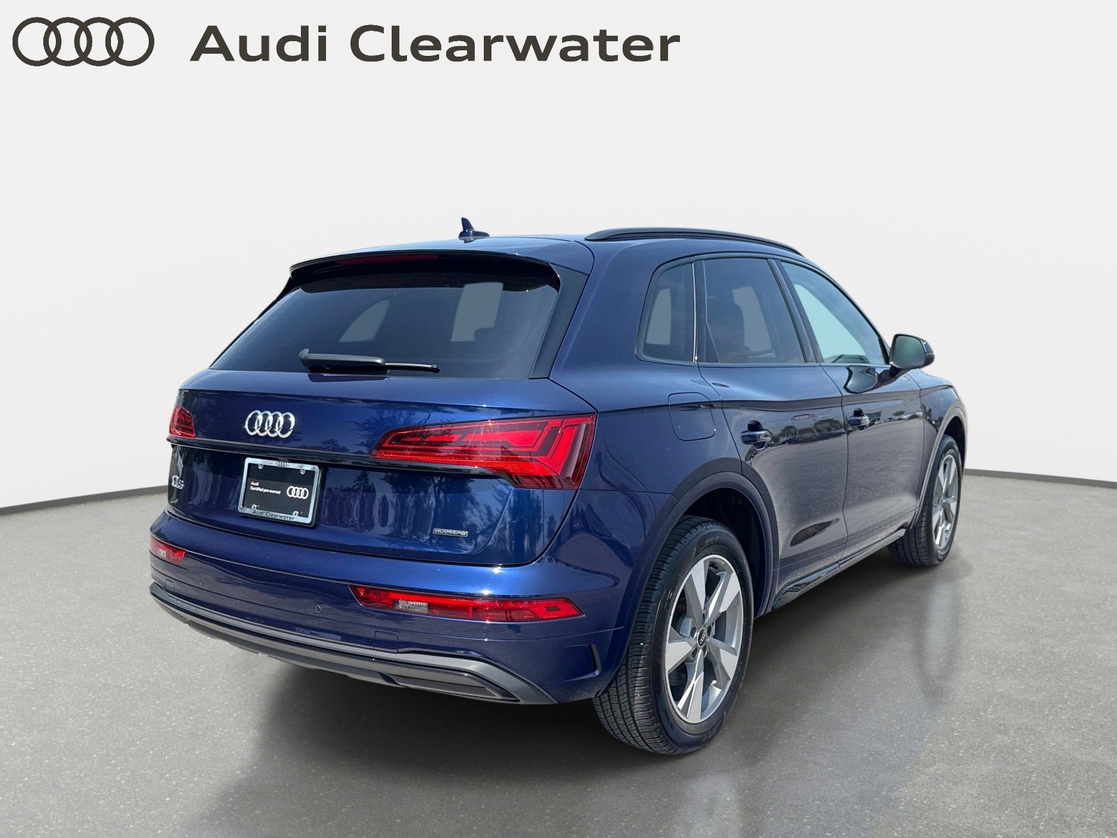 Used 2025 Audi Q5 2.0T Premium w/ Convenience Plus Package image 4