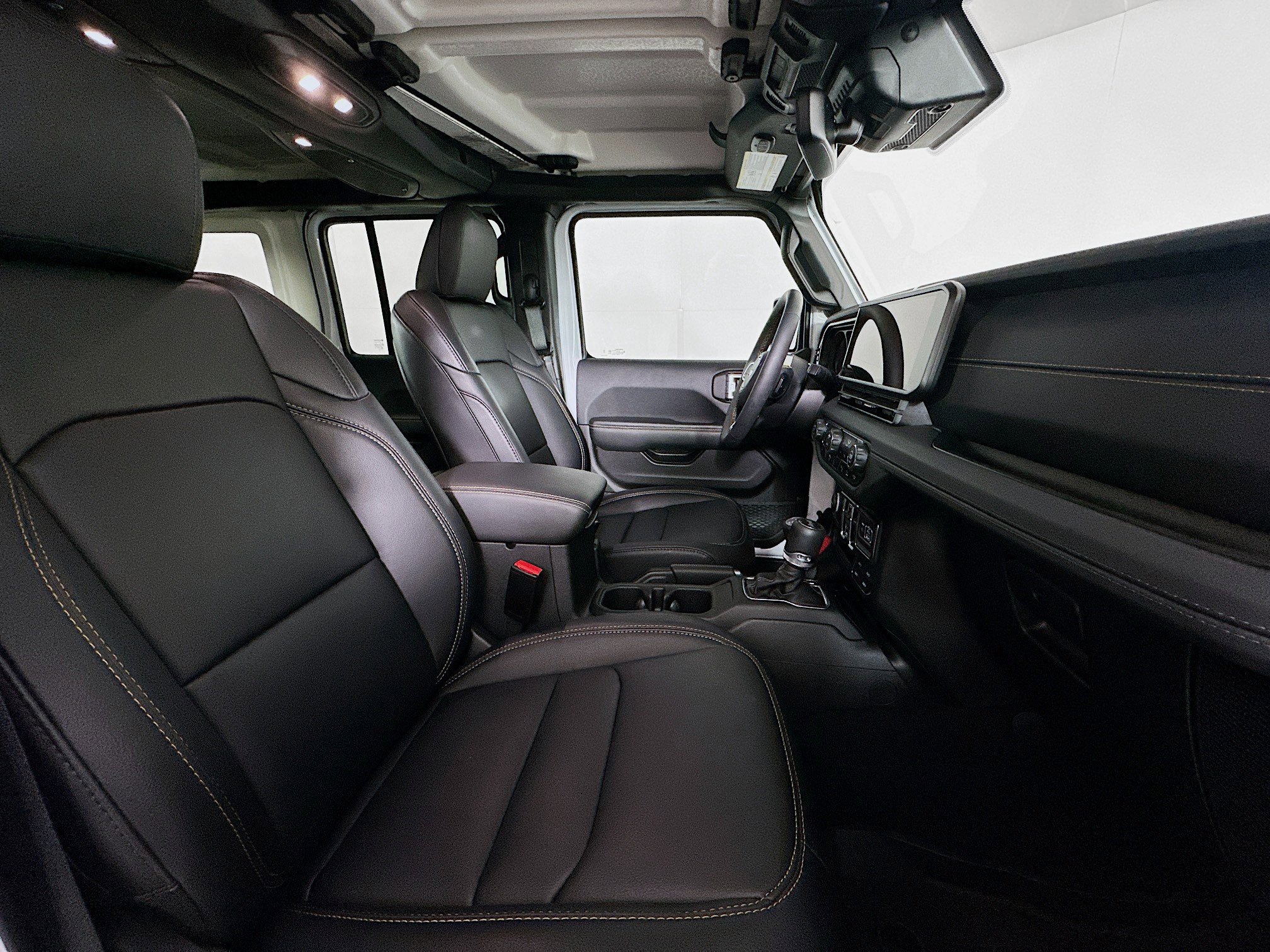 Used 2024 Jeep Wrangler Sahara w/ Technology Group image 30