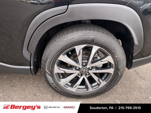 Used 2023 Toyota Corolla Cross XLE w/ Convenience Package image 36