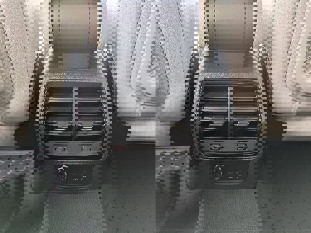 New 2025 Audi Q3 2.0T Premium image 32