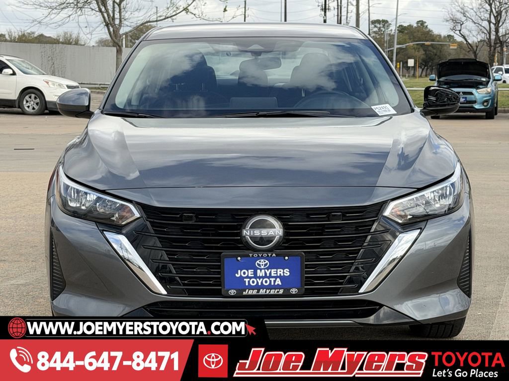 Used 2025 Nissan Sentra SV image 3