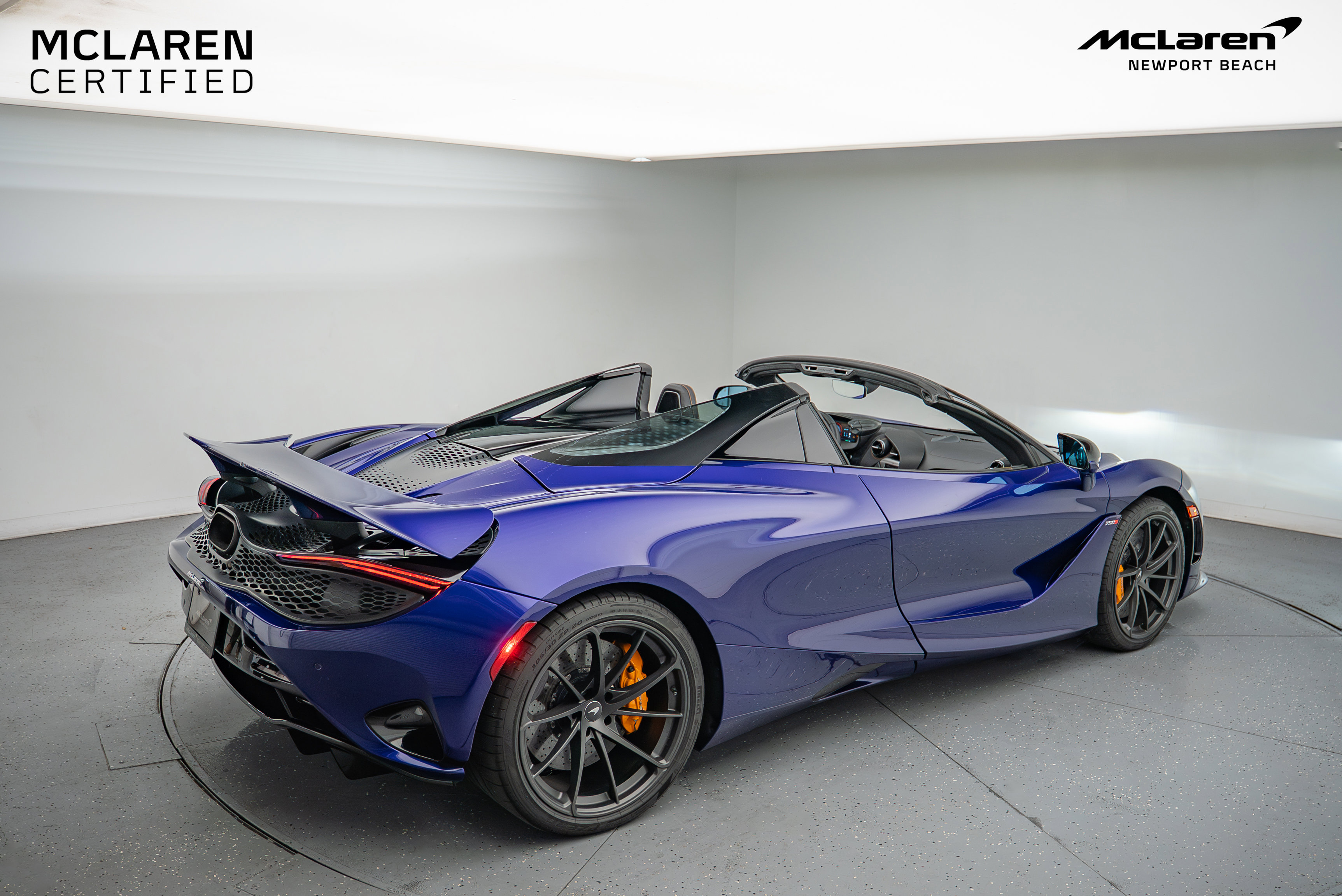 Used 2025 McLaren 750S Spider image 18