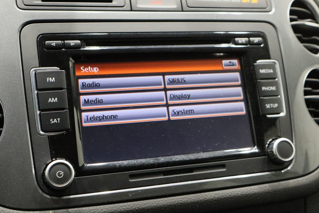 Used 2015 Volkswagen Tiguan S image 29