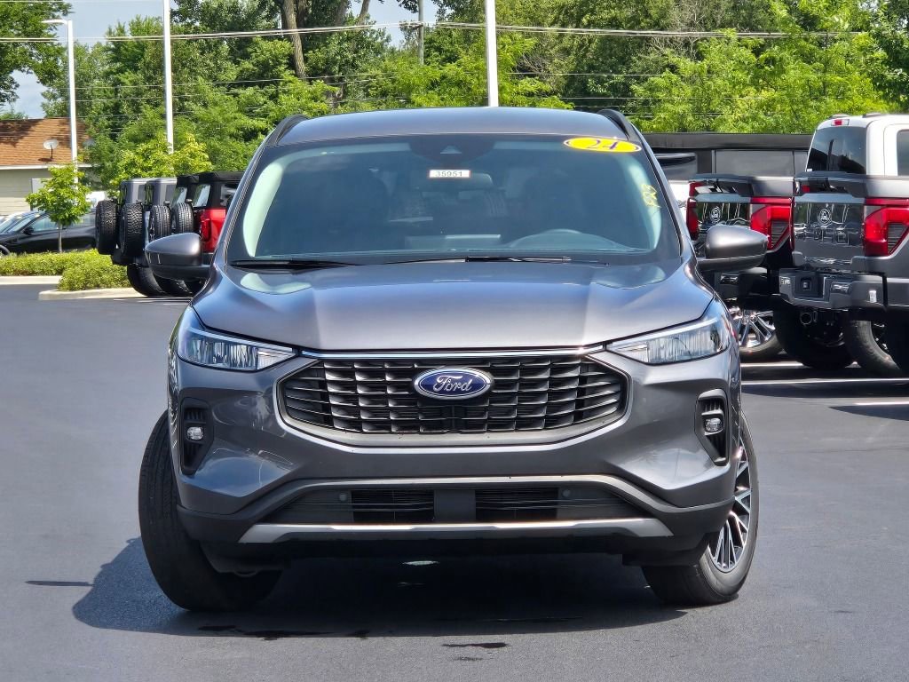 Used 2024 Ford Escape SE image 2
