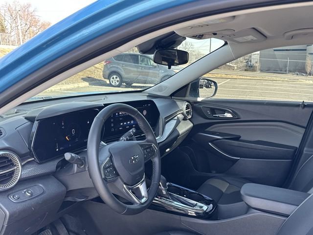 Used 2025 Chevrolet Trax ACTIV w/ Driver Confidence Package image 12