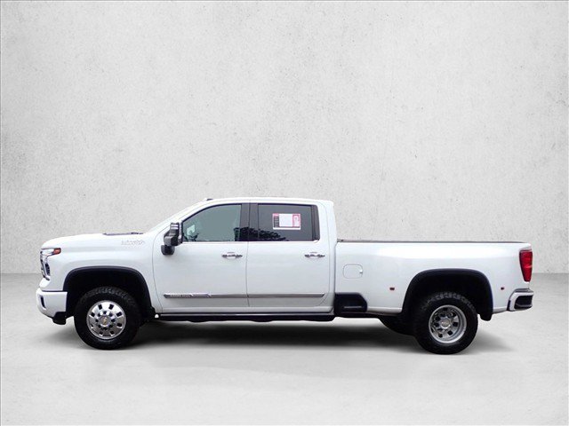 Used 2024 Chevrolet Silverado 3500 High Country w/ High Country Premium Package AWD/4WD image 2