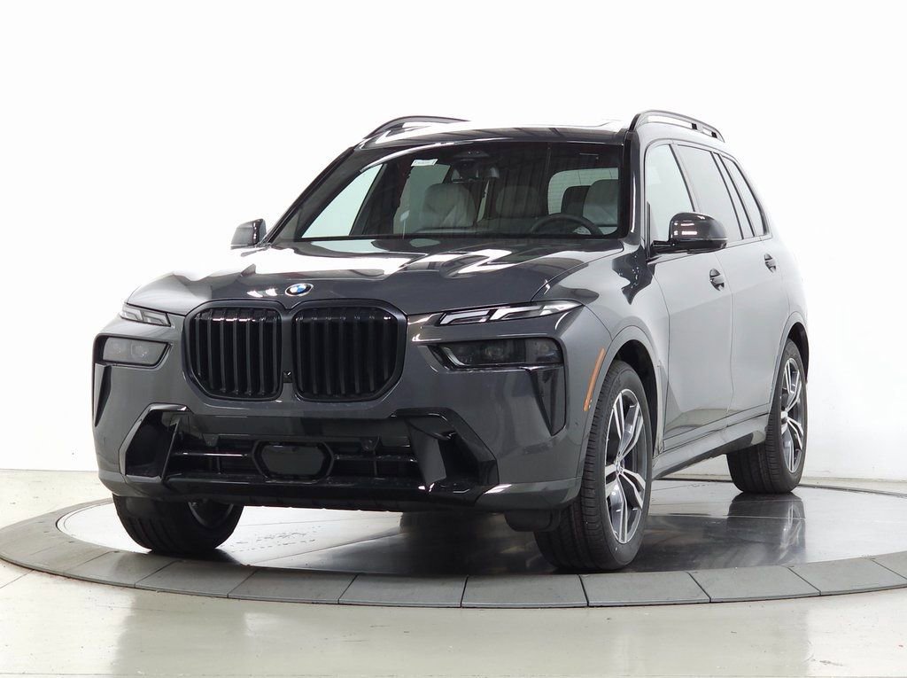 Used 2026 BMW X7 xDrive40i w/ M Sport Package image 3