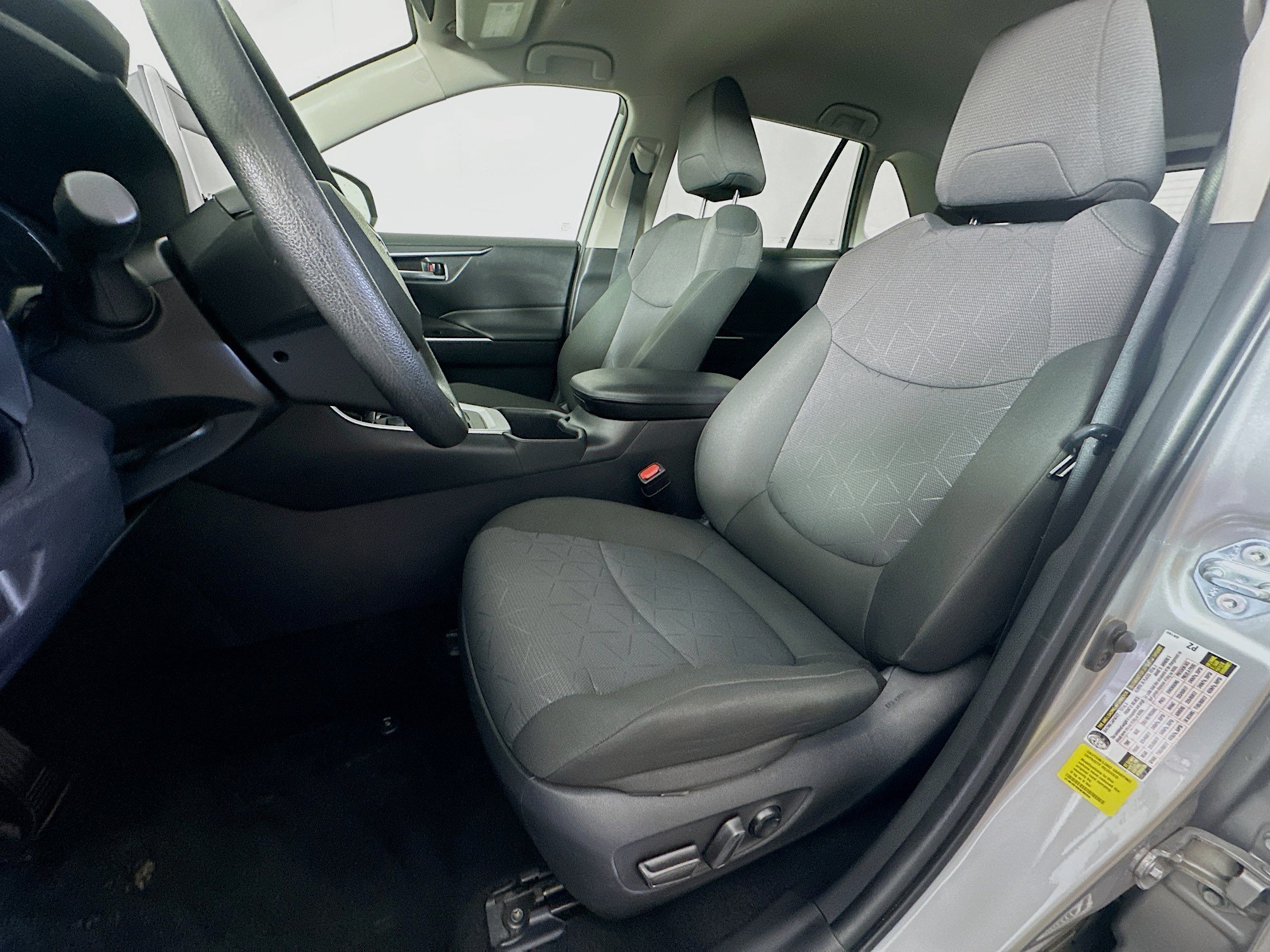 Used 2025 Toyota RAV4 XLE FWD image 13