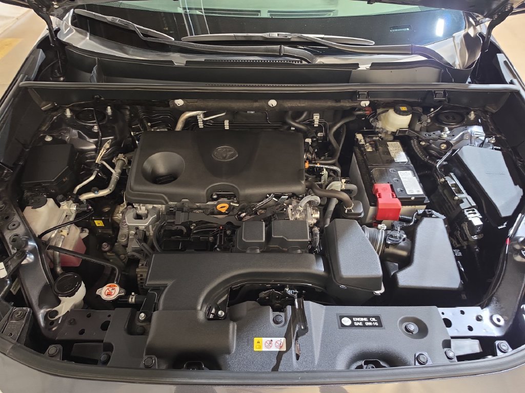 Used 2025 Toyota RAV4 XLE w/ Convenience Package AWD/4WD image 18