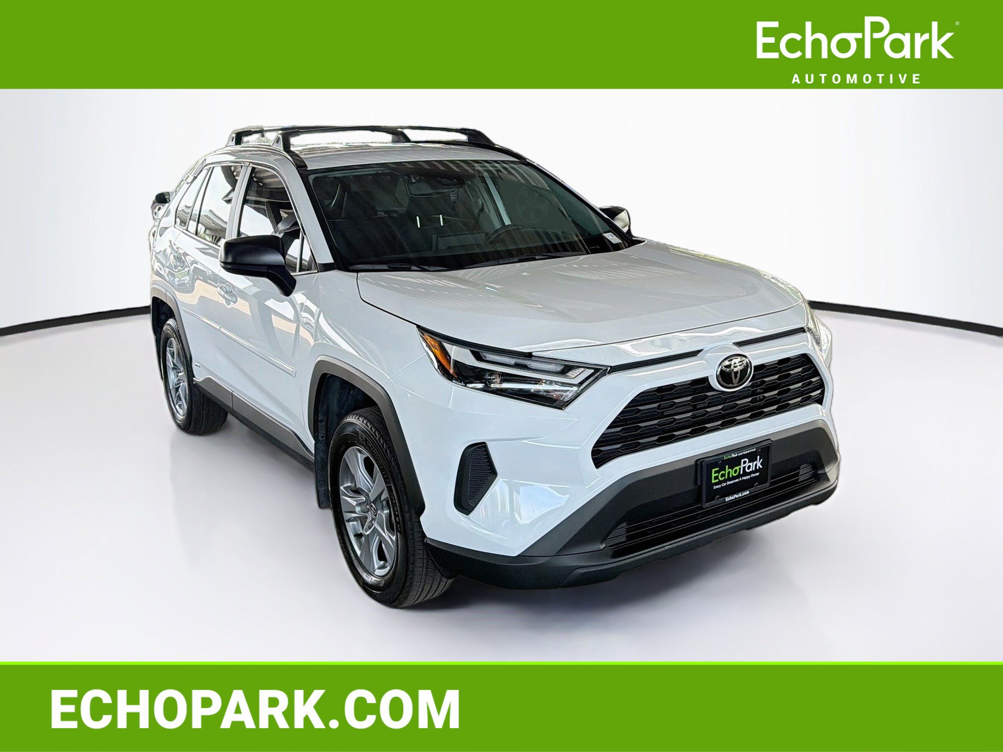 Used 2025 Toyota RAV4 LE AWD/4WD image 1