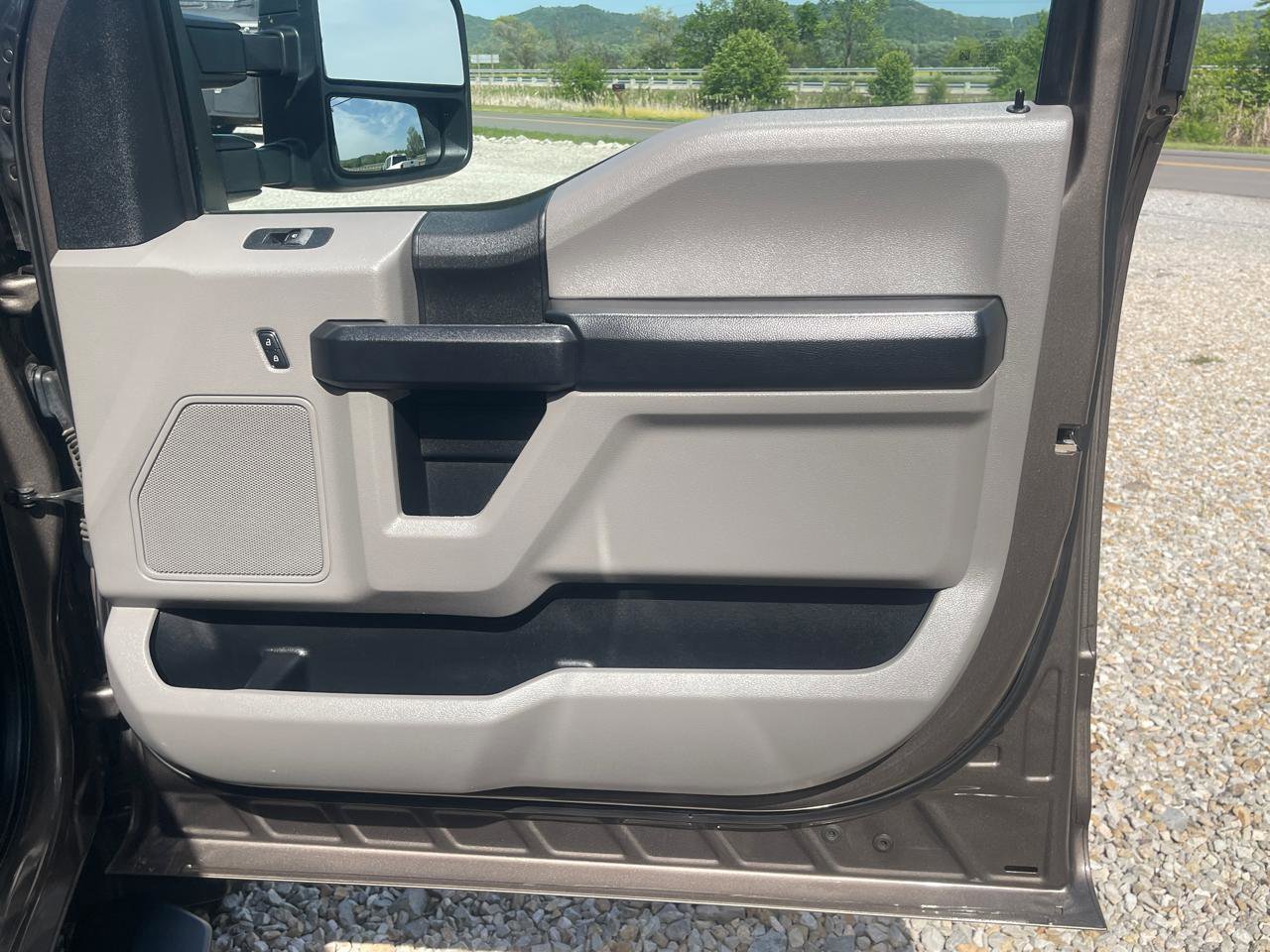 Used 2021 Ford F250 XL w/ STX Appearance Package AWD/4WD image 19