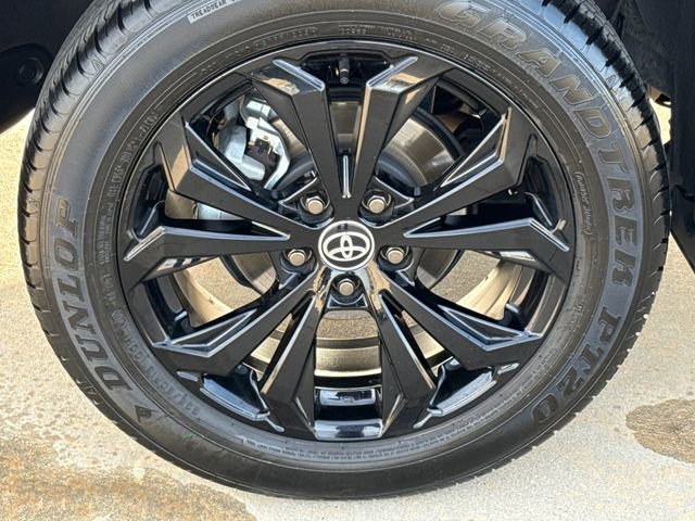 Used 2025 Toyota RAV4 SE w/ Convenience Package image 9