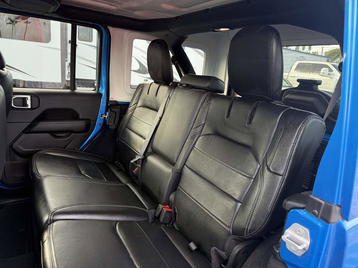 Used 2022 Jeep Wrangler Unlimited Sahara 4xe image 13