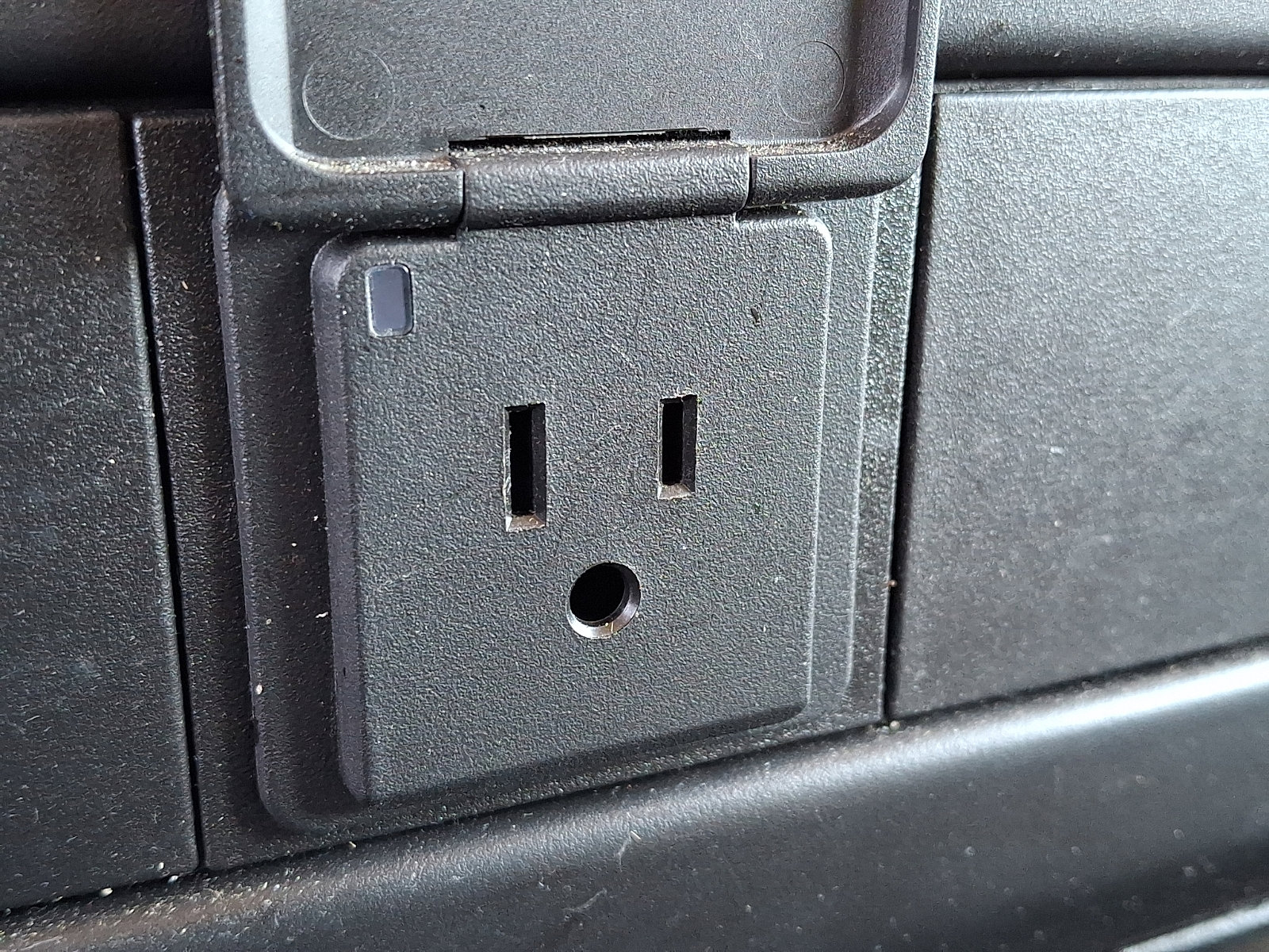 Used 2022 Chevrolet Express 2500 w/ Driver Convenience Package image 27