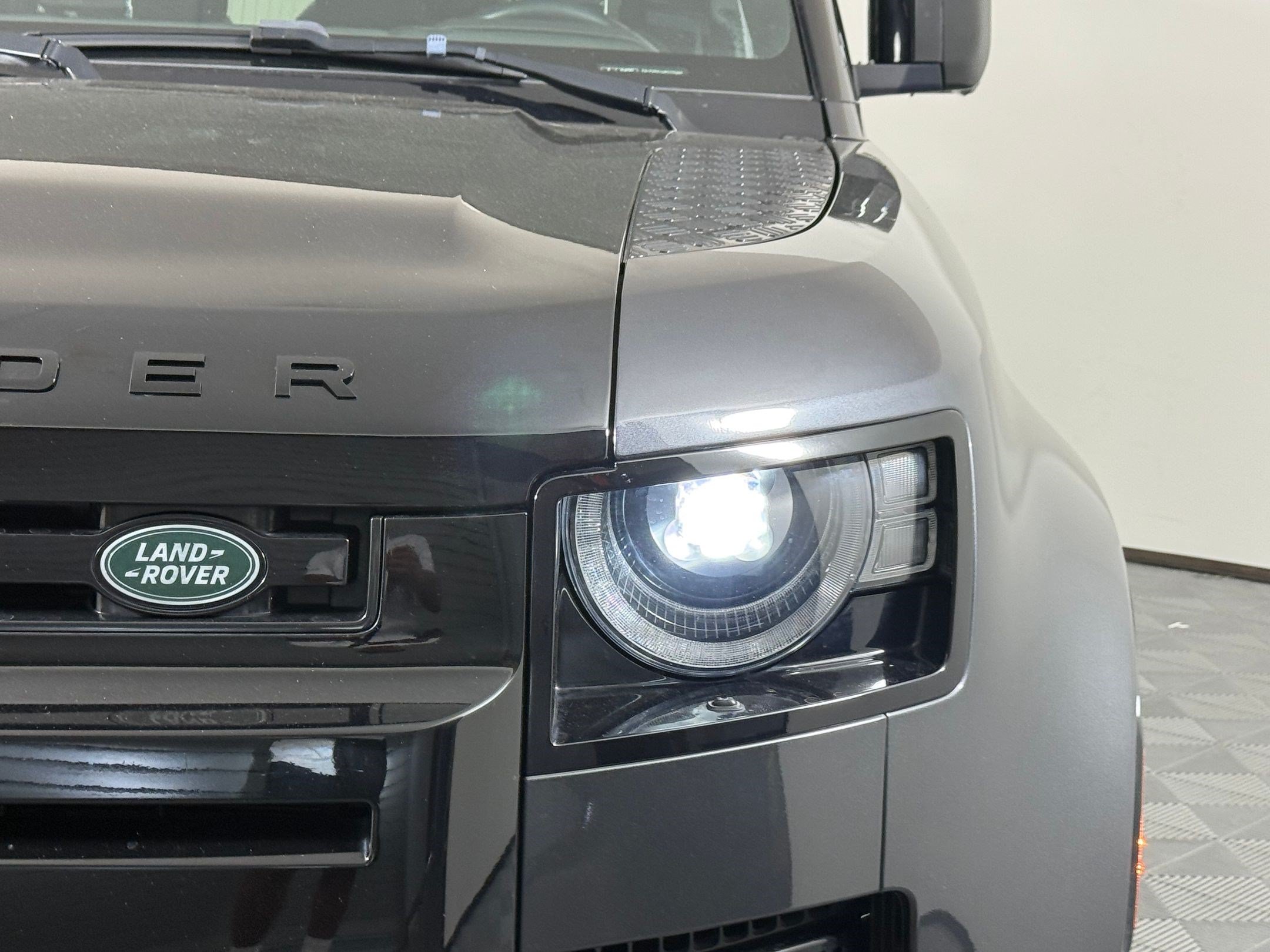 Used 2023 Land Rover Defender 110 X AWD/4WD image 12