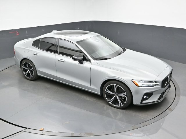 Used 2025 Volvo S60 B5 Plus FWD image 43