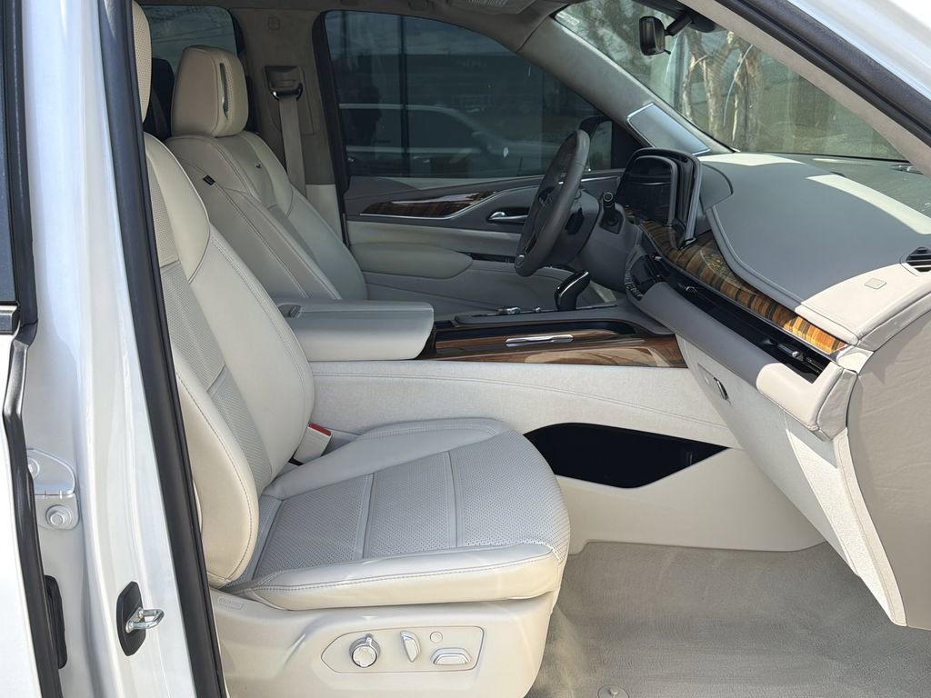 Used 2024 Cadillac Escalade Sport Platinum image 13