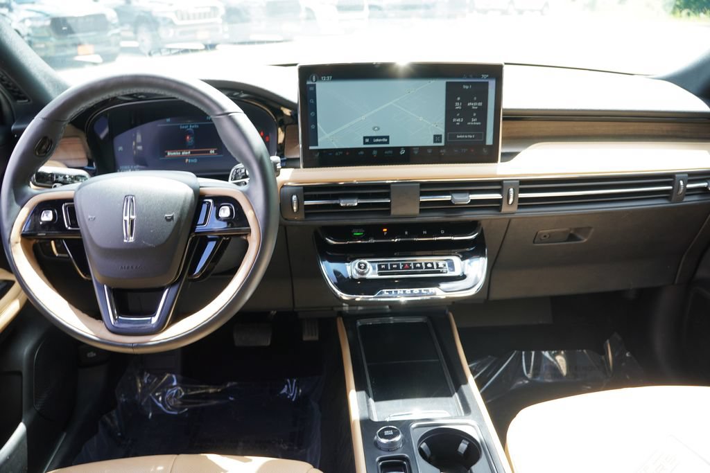 Used 2023 Lincoln Corsair Reserve w/ Jet Appearance Package AWD/4WD image 19