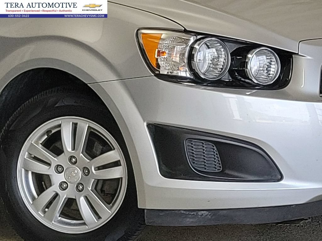 Used 2016 Chevrolet Sonic LT FWD image 2
