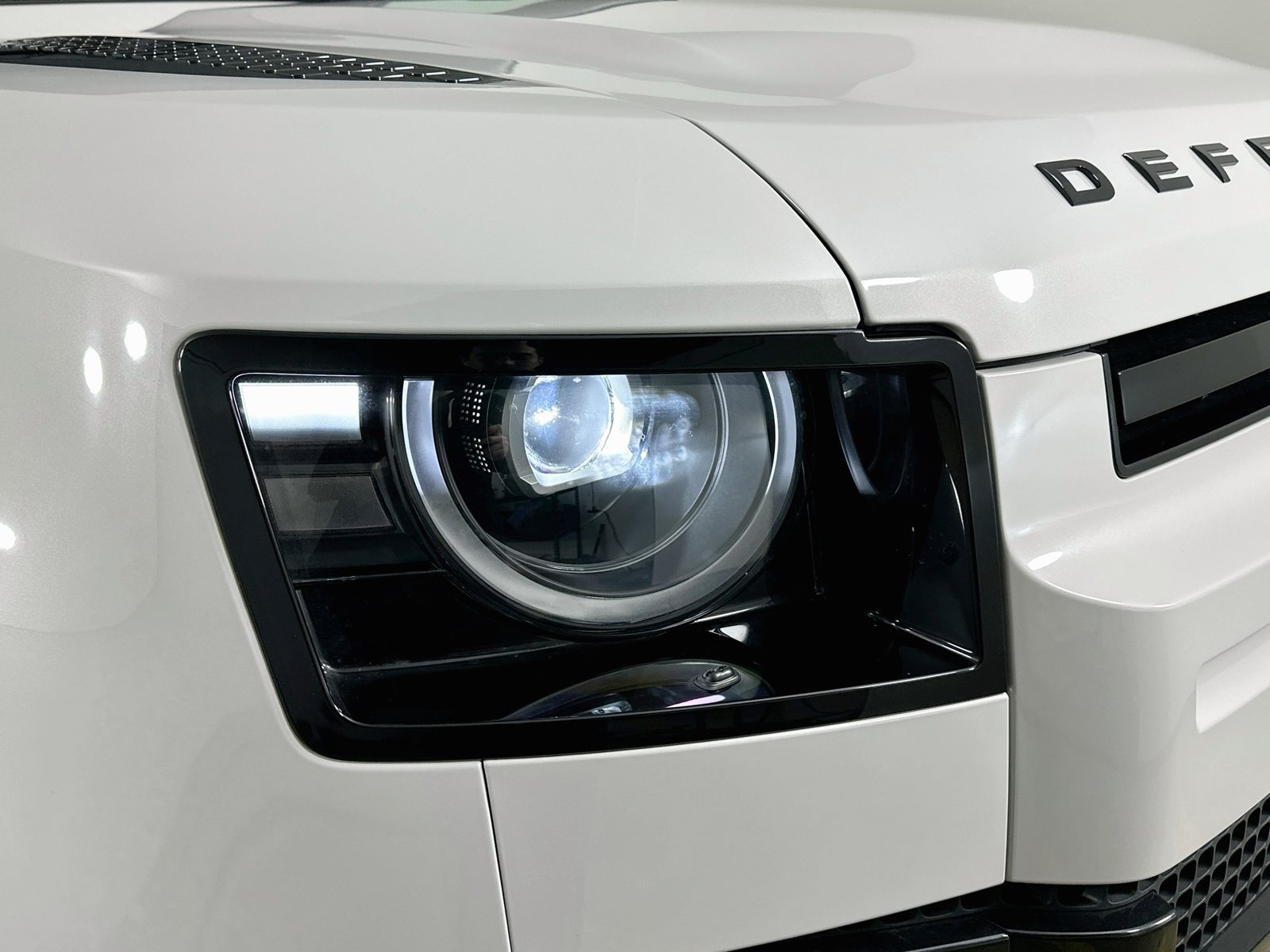 New 2026 Land Rover Defender 110 S AWD/4WD image 10