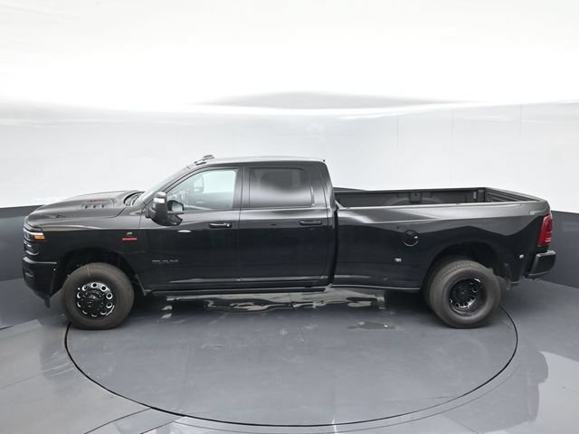 New 2026 RAM 3500 Laramie AWD/4WD image 40