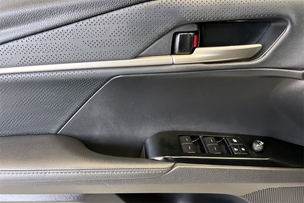 Used 2025 Toyota Camry XSE image 13