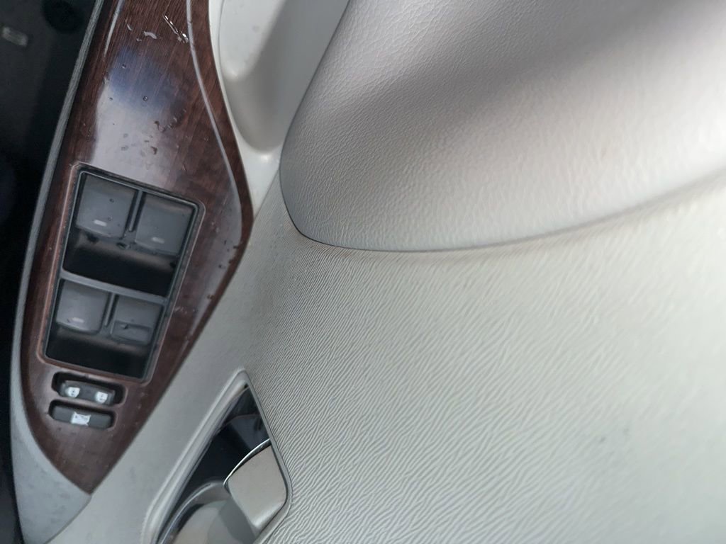 Used 2013 Toyota Sienna XLE image 28