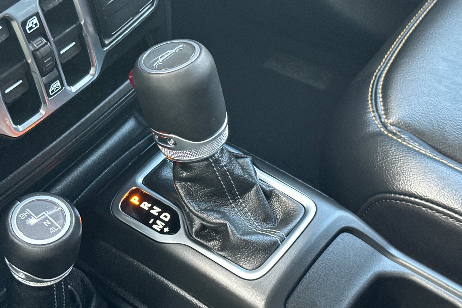 New 2025 Jeep Gladiator Sport image 20