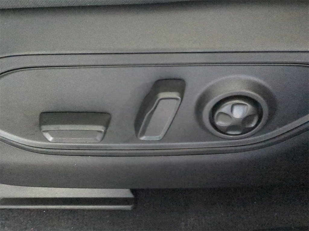 New 2025 Jeep Grand Cherokee L Altitude image 21