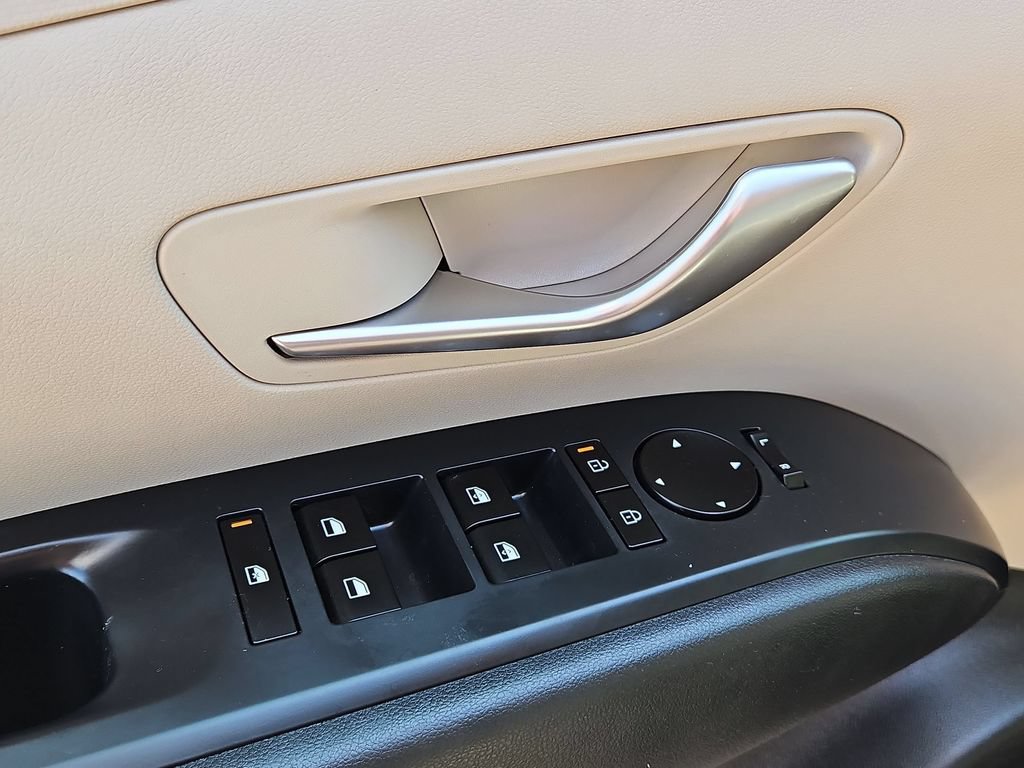 Used 2025 Hyundai Tucson SEL FWD image 13