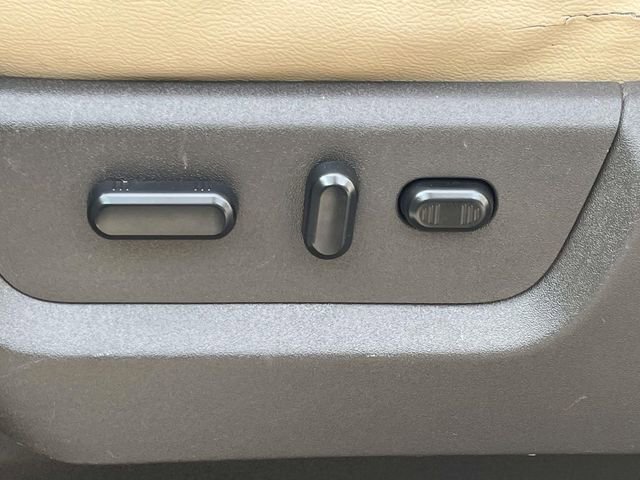 Used 2016 Ford F350 Lariat w/ Chrome Package image 16