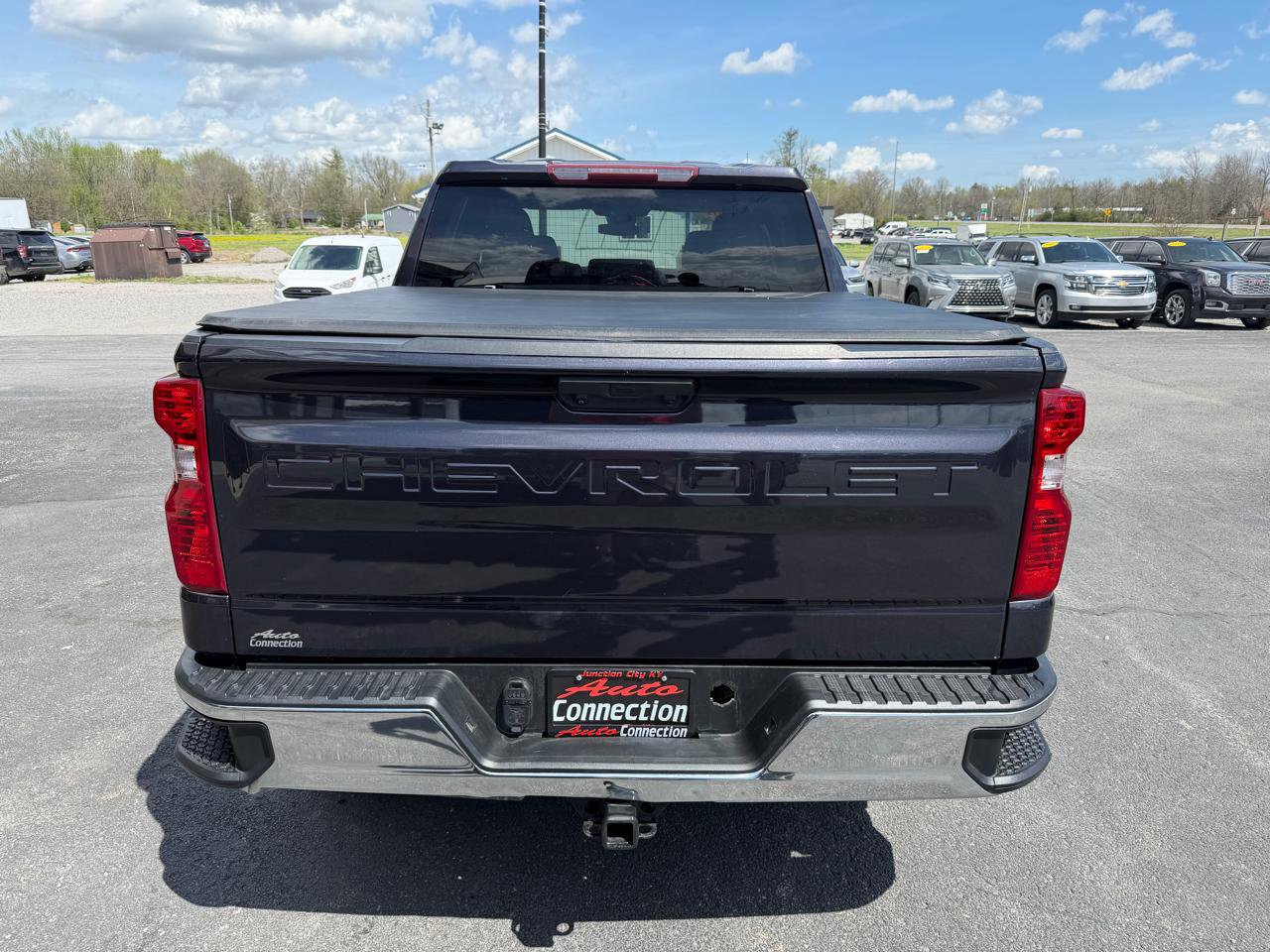 Used 2022 Chevrolet Silverado 1500 LT AWD/4WD image 5