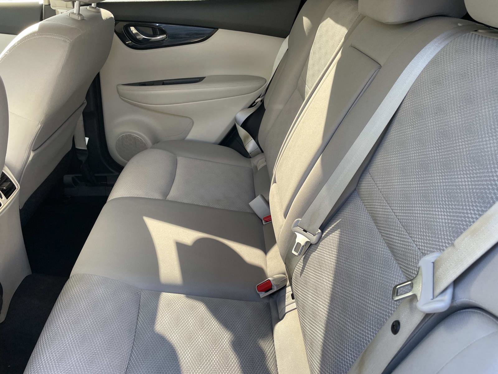 Used 2021 Nissan Rogue Sport SV image 18