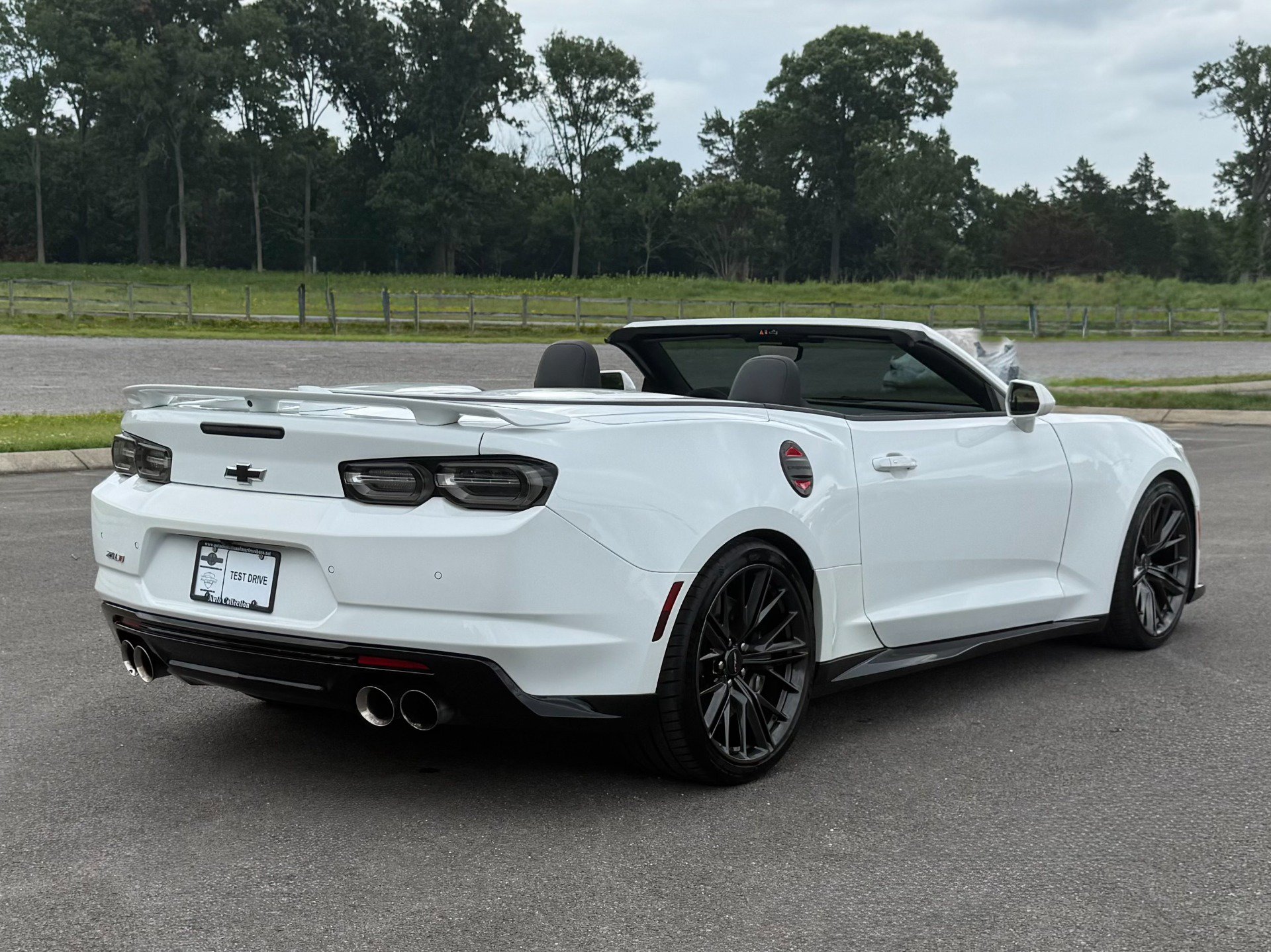 Used 2020 Chevrolet Camaro ZL1 RWD image 3