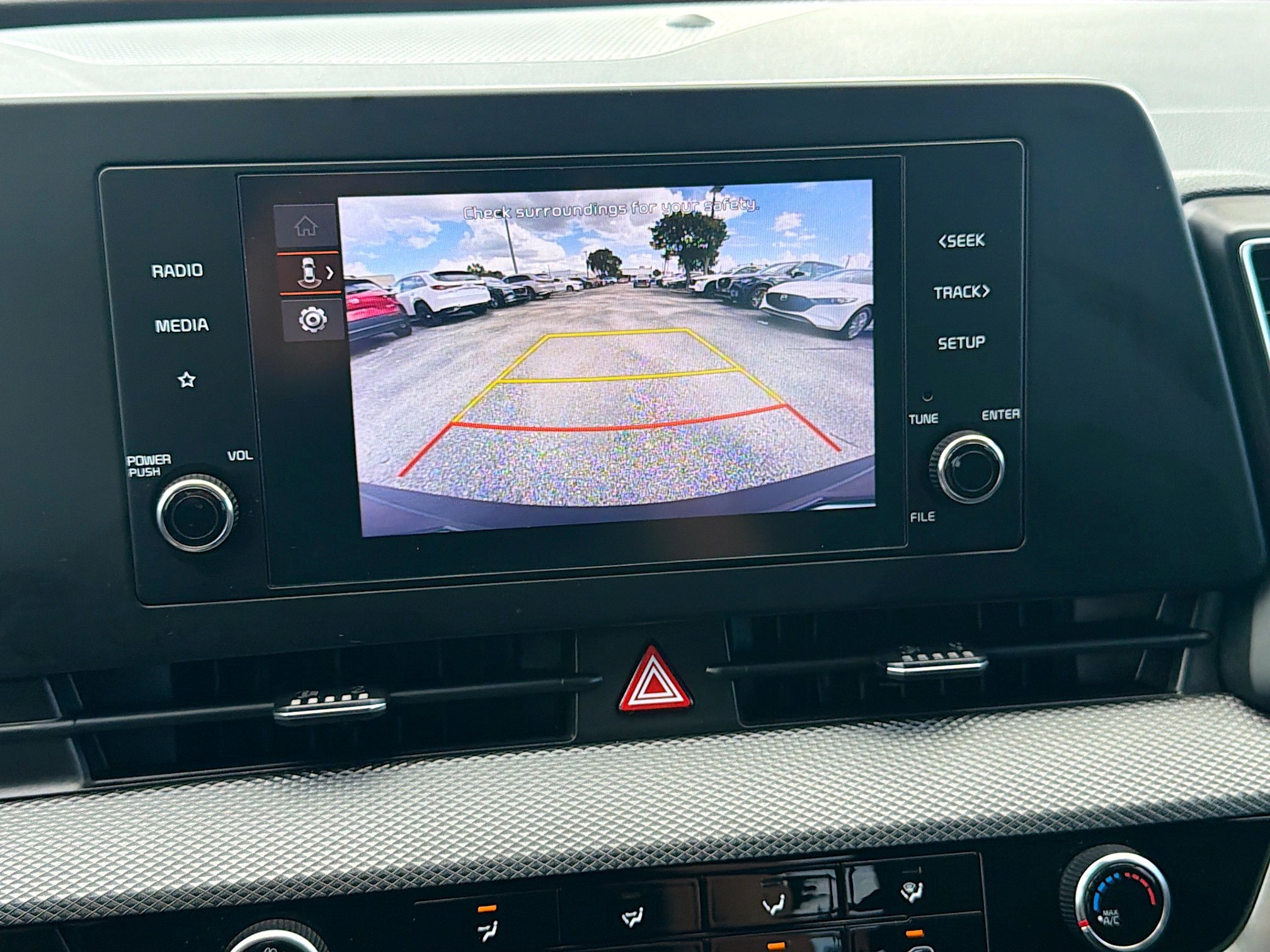 Used 2024 Kia Sportage LX image 29