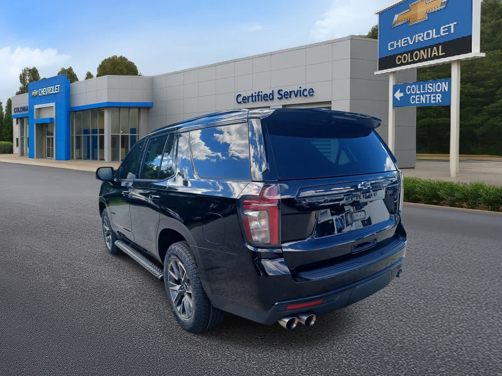 Used 2023 Chevrolet Tahoe Z71 w/ Z71 Off-Road Package AWD/4WD image 5