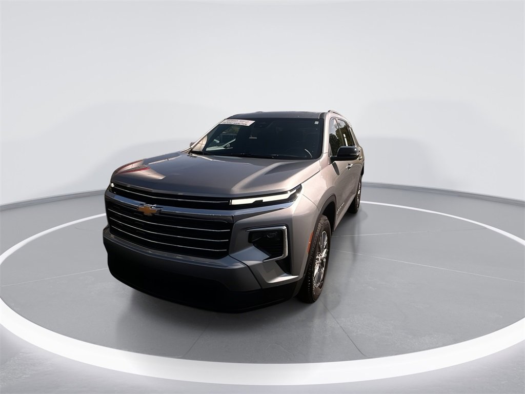 Used 2025 Chevrolet Traverse LT w/ LPO, Floor Liner Package image 4