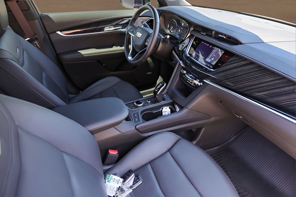 Certified 2024 Cadillac XT6 Premium Luxury AWD/4WD image 31